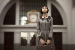 Фотографии фотосессия девушек женский портрет французский стиль по фильму Амели киевский вокзал на закате летом идеи для фотосессии в Москве